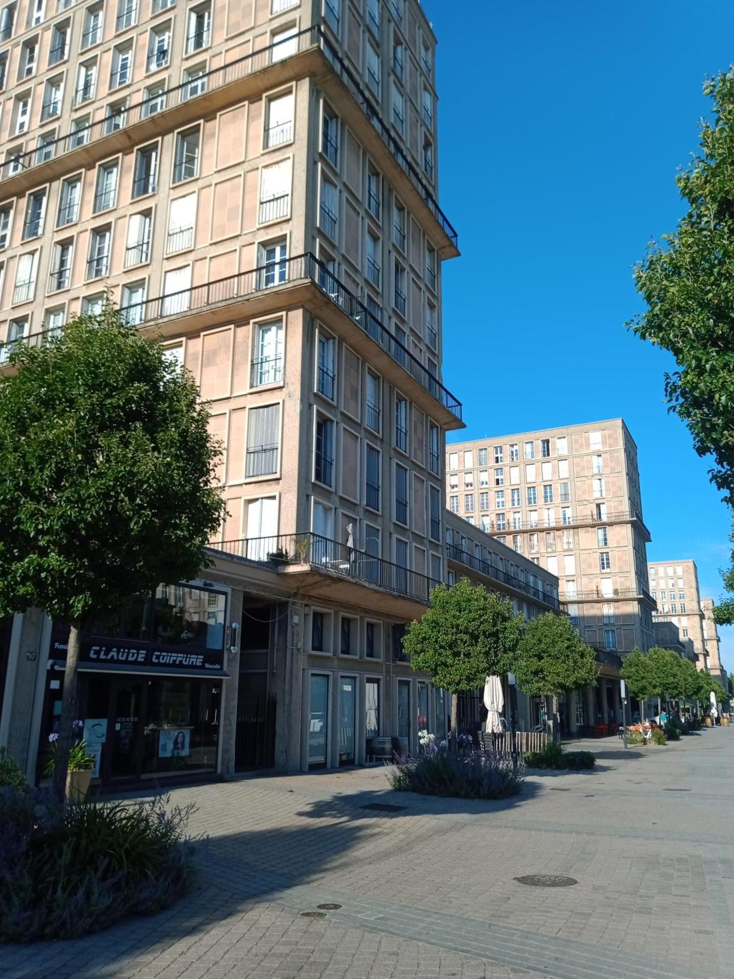 Appartement Perret 105 Rue Victor Hugo, Lumineux, Plein Centre, Parking Prive Arrivee Autonome Tout A Pied Le Havre Exterior foto